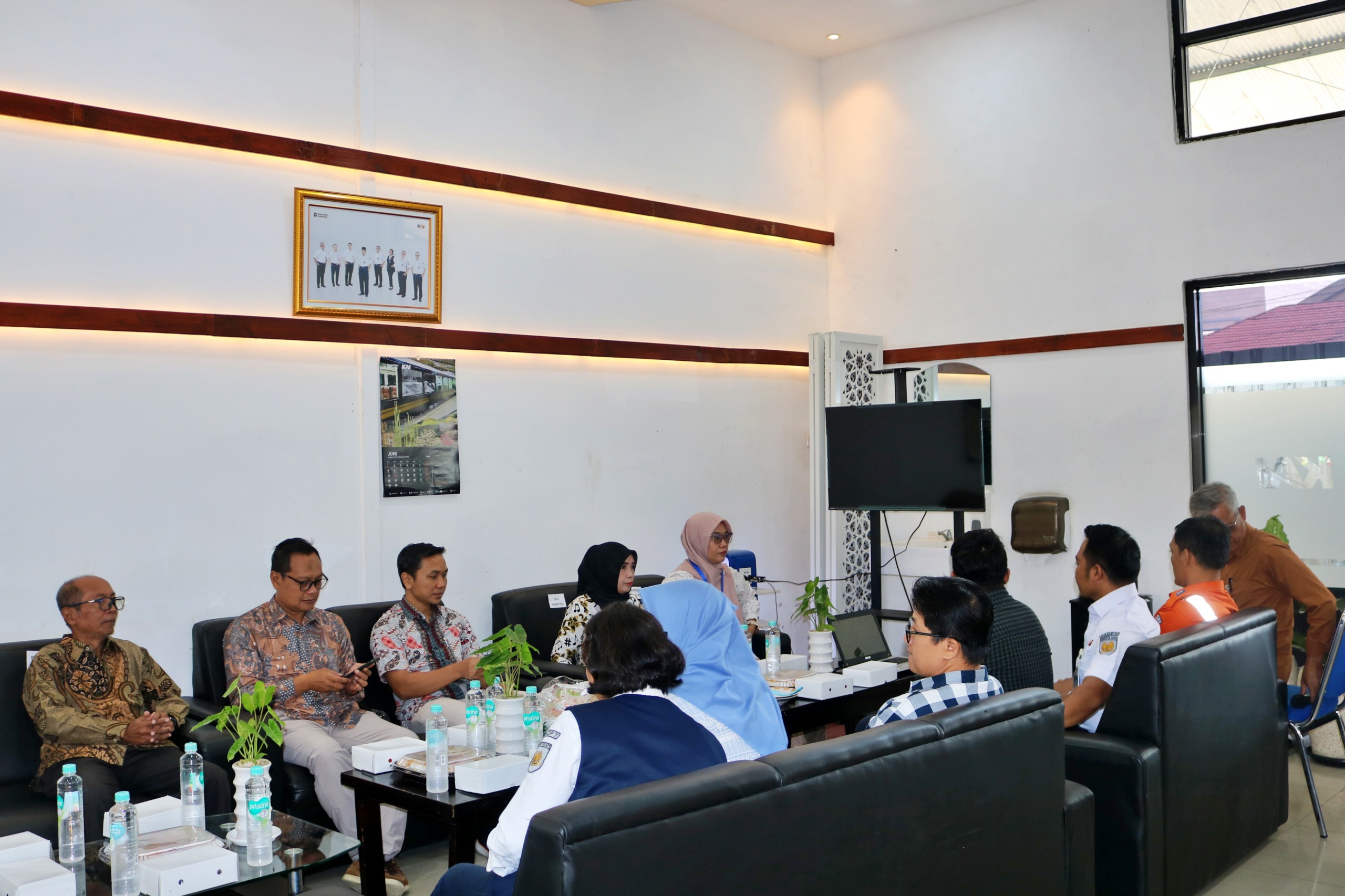 Dari Rel ke Nada, KAI Daop 7 Madiun Jadikan Lagu “Stasiun Madiun” Identitas Baru Penyambutan Penumpang