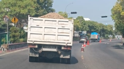 Truk Urug Tanpa Terpal, Episode yang Tak Kunjung Tamat